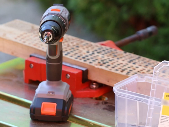 ΤΡΑΠΑΝΙ ΚΑΙ ΚΑΤΣΑΒΙΔΙ 18V, 1 ΤΑΧΥΔΡΟΜΙΑ; 0-650 RPM; 1 Χ 1,3 AH LI-ION ΜΠΑΤΑΡΙΑ