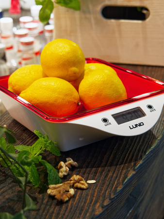 BALANCE DE CUISINE AVEC BOL 800ML