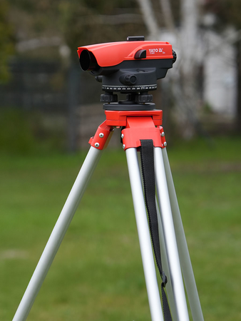 ZESTAW NIWELATOR 32X IP66 + 5M ŁATA + STATYW