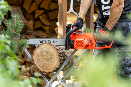 ELECTRIC CHAINSAW 2000W 16"