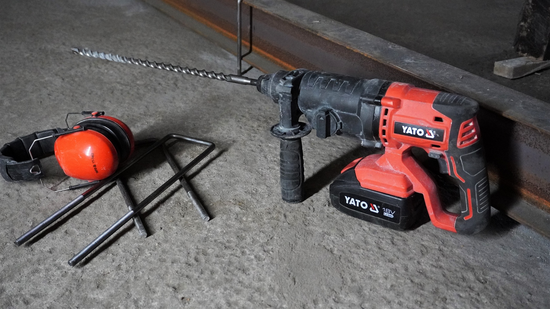 TALADRO PERCUTOR SDS+ 18V DIÁMETRO DE PERFORACIÓN RECOMENDADO EN HORMIGÓN HASTA 24MM (CUERPO)