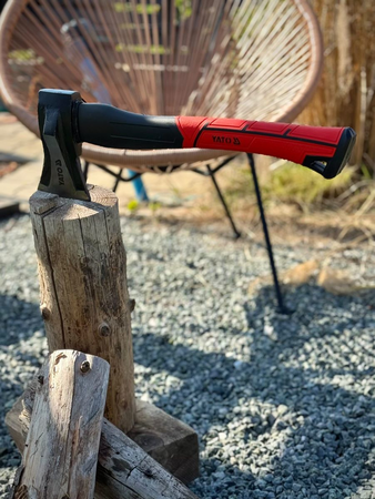 SPLITTING AXE 2000G FIBERGLASS HANDLE