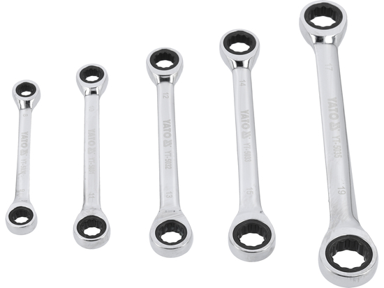 SERIE CHIAVI AD ANELLO CON CRICCHETTO, 5 PEZZI.