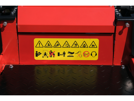 TRAKTOR, BENZÍNOVÁ KOSAČKA - NULOVÁ OTÁČKA