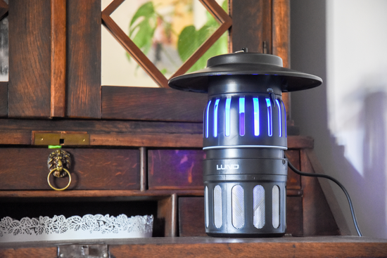 INTEKCĪDĀ LAMPA AR VENTILATORU, UV-A 15W, IPX4