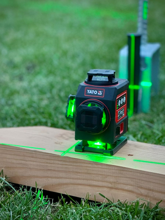 MINI LASER VERT 16 LIGNES 4D AVEC ACCESSOIRES.
