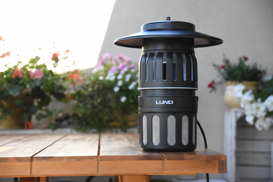 LAMPADA INSETTICIDA CON VENTOLA, UV-A 15W, IPX4