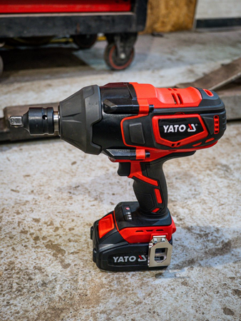 18V RÁZOVÝ KLÍČ 3/4'' 2000NM (4AHX1PCS; BMC;ADAPTÉR 1/2'')