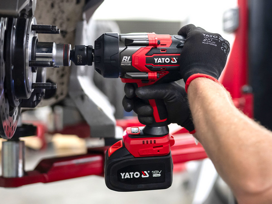 18V RÁZOVÝ KLÚČ 3/4'' 2400NM (6AH; BMC) PRE PRÁCU SO SKRUTKAMI M18 - M36