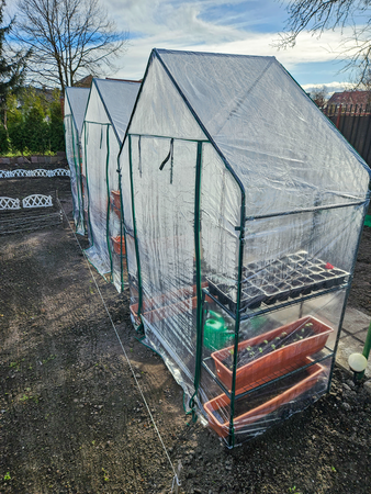 WALK-IN GREENHOUSE