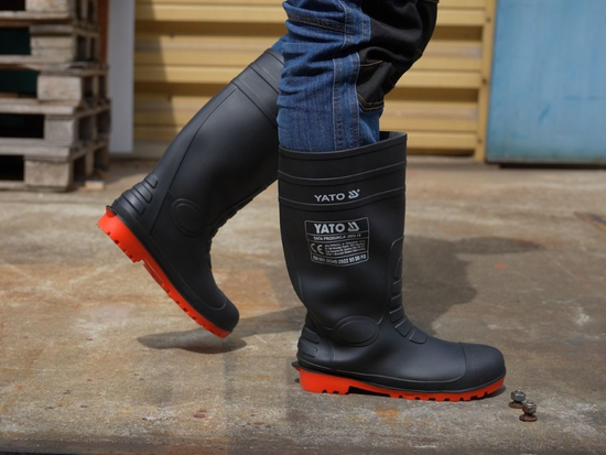 BOTTES DE BOTTE AVEC BOUT EN MÉTAL. 45