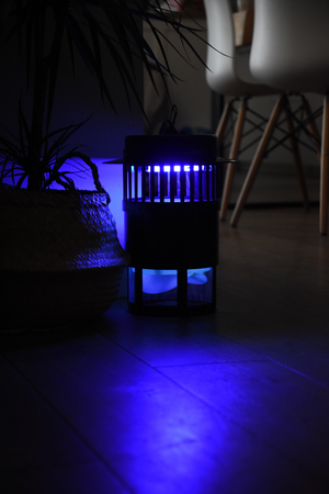 INSEKTICÍDNA LAMPA S VENTILÁTOROM, UV-A 20W