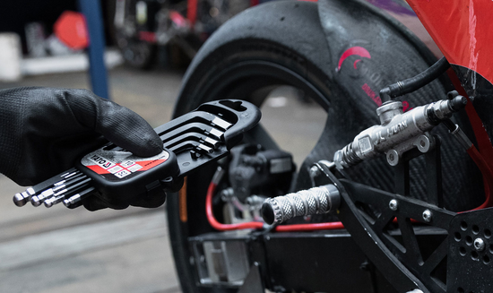 10 DALIŲ JUNGTINĖS SKIRTINĖS RAKTŲ RINKINYS.