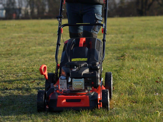 TOSAERBA A SCOPPIO DA 46 CM CON TRASMISSIONE DA 139 CM3