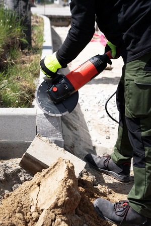 LEŅĶA DZIRNAVIŅAS 2800W 230MM