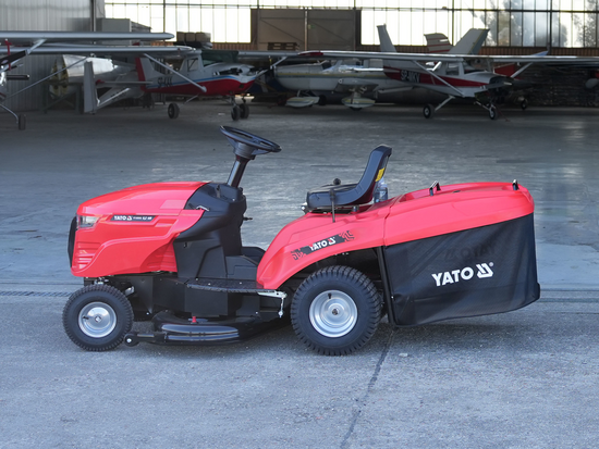 TRAKTORS, BENZĪNA ZĀĻU PĒVEJS