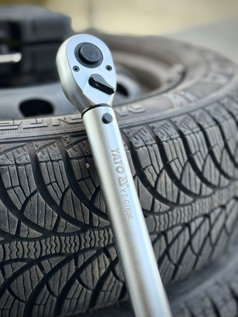 CHAVE DE TORQUE 1/2" 40-220NM