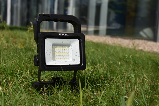 ΦΟΡΗΤΟ ΑΝΤΑΚΛΑΣΤΗ 20W SMD 2000LM