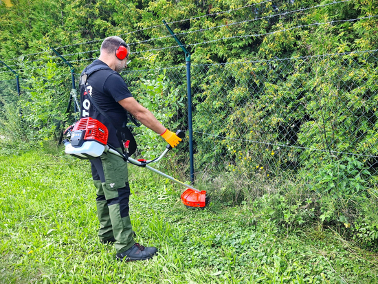 KOSA SPALINOWA Z DODATKOWYM WYPOSAŻENIEM POJ. 52CM3