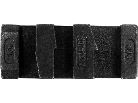 PRESSE POUR RIVETER LES MAILLONS DES CHAÎNES DE SCIE