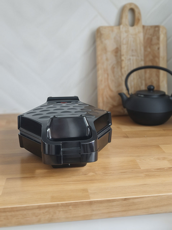VAFLOVAČ NA BUBLINKOVÉ VAFLE 700W
