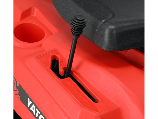 TRAKTOR, BENZÍNOVÁ KOSAČKA