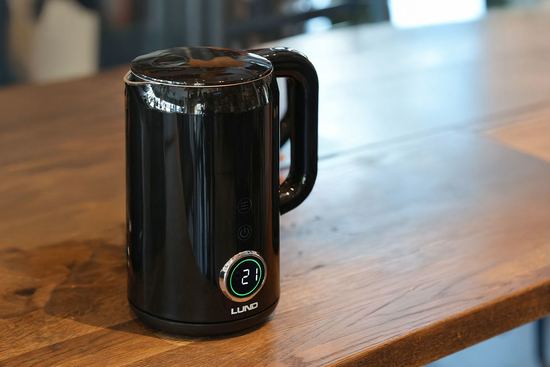 BOLLITORE ELETTRICO 1,7 L, REGOLAZIONE TEMPERATURA. NERO