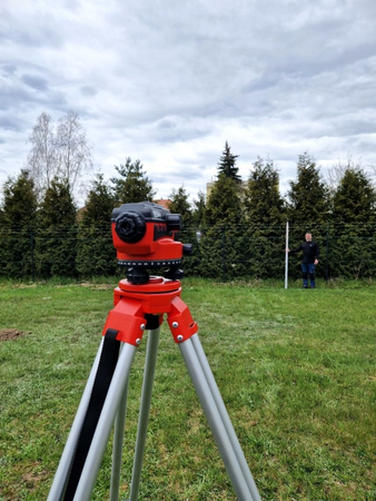 AUTO LEVEL 32X + ROD + TRIPOD SET