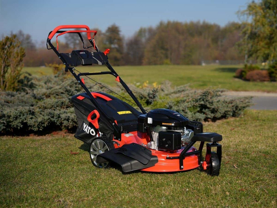 HÁROMKEREKKŰ NYÁZÓ 53 CM 196 CM3 HAJTÁSSAL