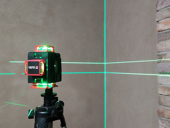 LASER VERDE A+ 16 LINEE 4D CON ACCESSORI.