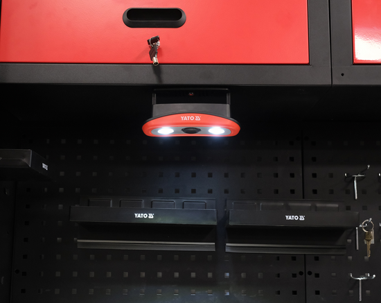 VOL PORTABLE AVEC HAUT-PARLEUR 2X15W, 2000LM, LI-ION 3.7V 4400MAH, IP44, POWERBANK