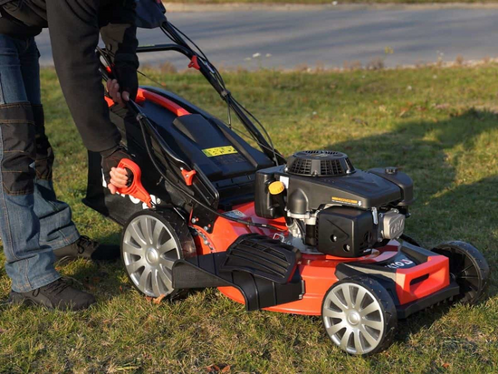 BENZÍNOVÁ KOSAČKA 56 CM S POHONOM 224 CM3