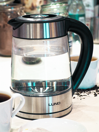 ELECTRIC GLASS KETTLE 1,7L W/ LED AND TEMPERATURE CONTROL