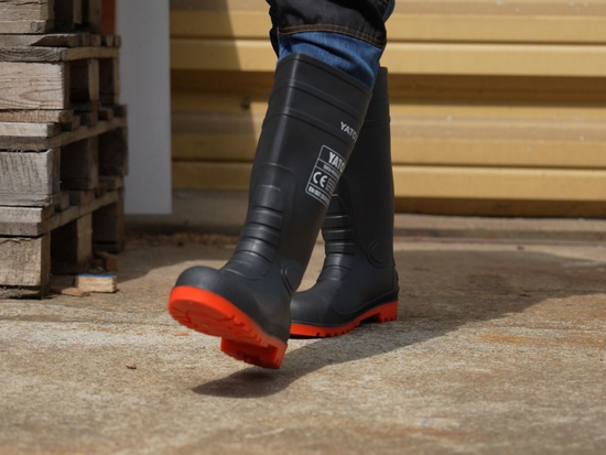 BOTTES DE BOTTE AVEC BOUT EN MÉTAL. 44