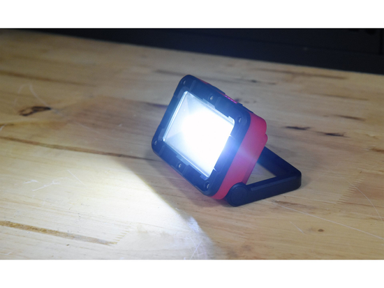 LAMPE PORTABLE 5W COB 300LM