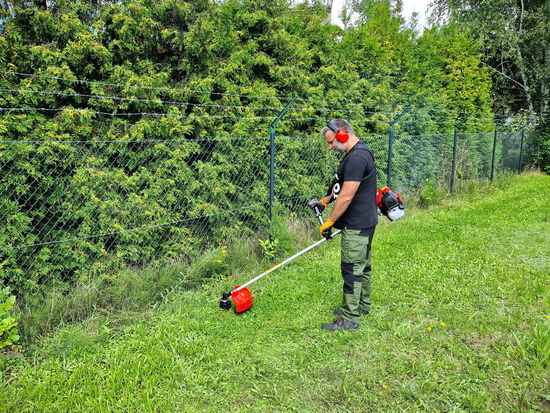 GASOLINE BRUSH CUTTER 52CC WITH ADDITIONAL ACCESSORIES