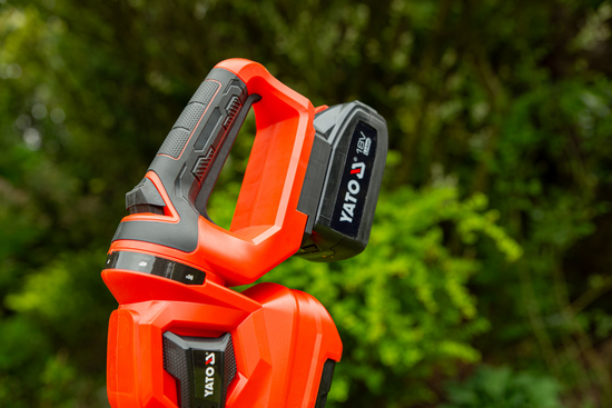 HEDGE CLIMER 18V 55 CM + 2AH + CARREGADOR