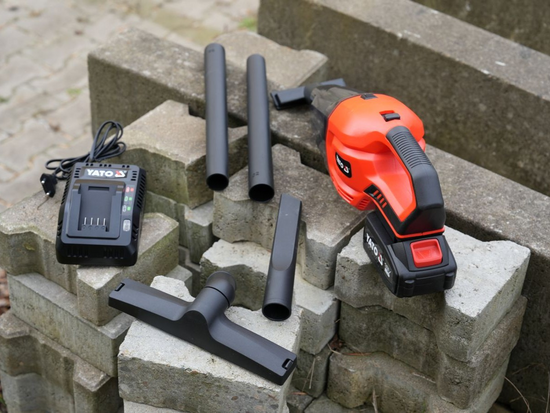 VACUUM CLEANER (4AH, 9KPA)