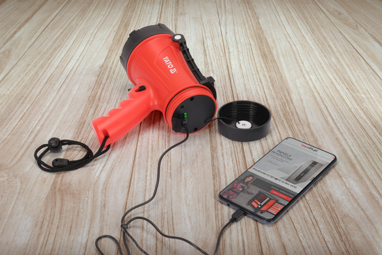 SZPERACZ PISTOLETOWY 15W, 1200LM, IP68, AKUMULATOROWY, ZASIĘG 250M, LI-ION 3,7V 4400MAH