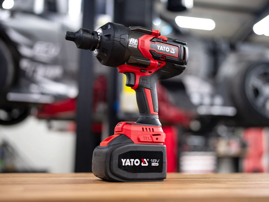 CLÉ À CHOCS 18V 3/4'' 2400NM (6AH; BMC) POUR TRAVAILLER AVEC DES VIS M18 - M36