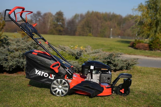 CORTADOR DE TRÊS RODAS 53 CM COM ACIONAMENTO 196 CM3