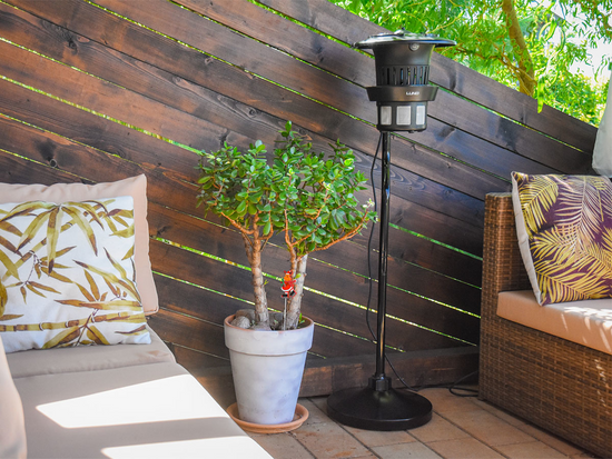 LAMPADA INSETTICIDA CON VENTOLA, UV-A 8W, IPX4, SUPPORTO